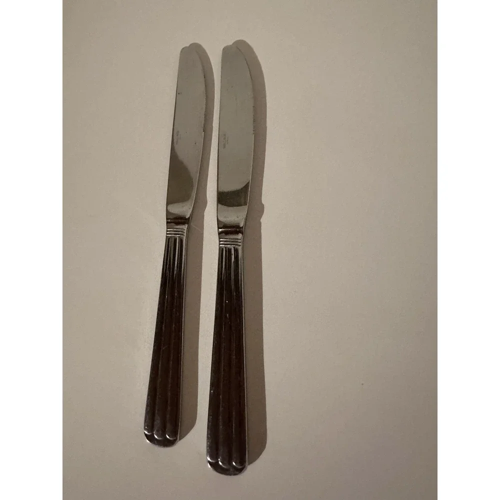 WALLACE CENTENNIAL 18/10 Stainless LOT OF 2 Dinner Knives 8 7/8